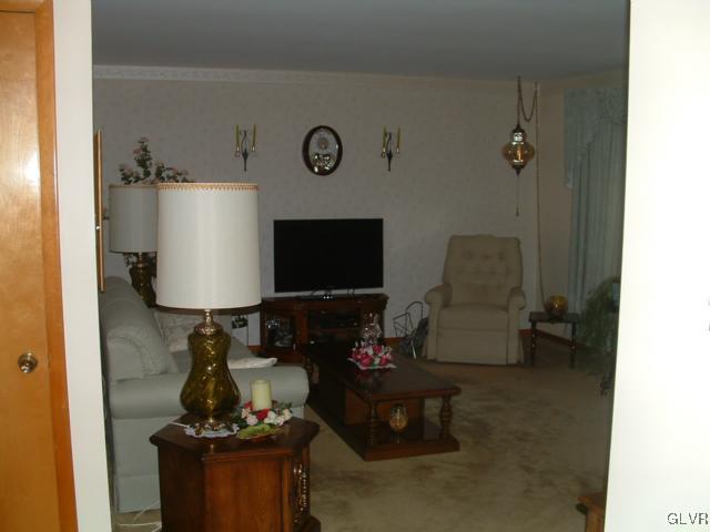 3410 Barklay Road Whitehall, PA 18052 - Photo 6 of 34 Gallery Image 6