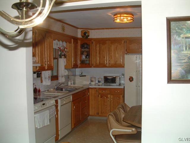 3410 Barklay Road Whitehall, PA 18052 - Photo 9 of 34 Gallery Image 9