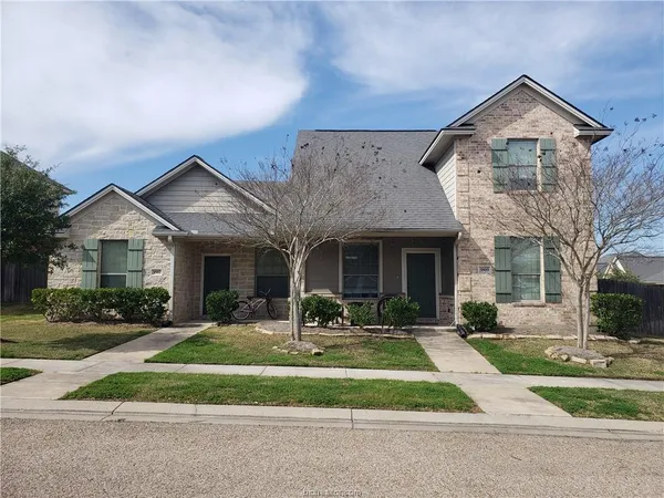 $2,300 | 3869 Oldenburg Lane, College Station, TX 77845