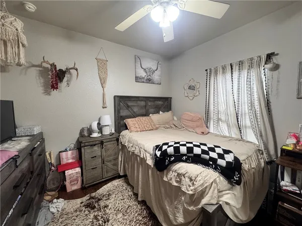 $2,300 | 3869 Oldenburg Lane, College Station, TX 77845