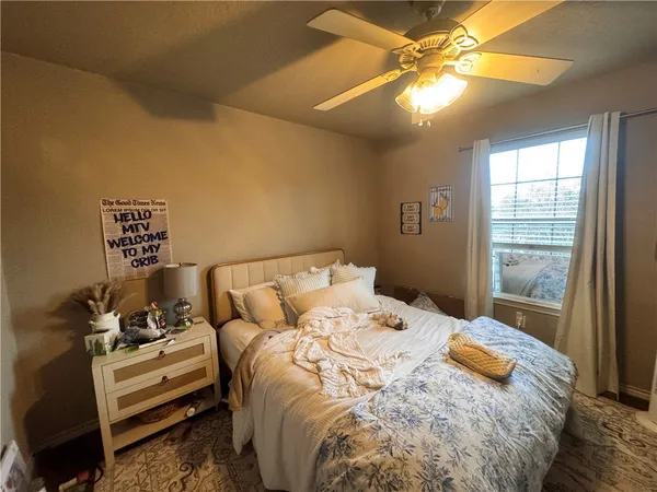 $2,300 | 3869 Oldenburg Lane, College Station, TX 77845