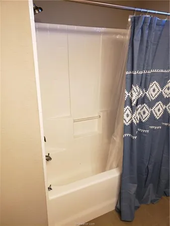 $2,300 | 3869 Oldenburg Lane, College Station, TX 77845