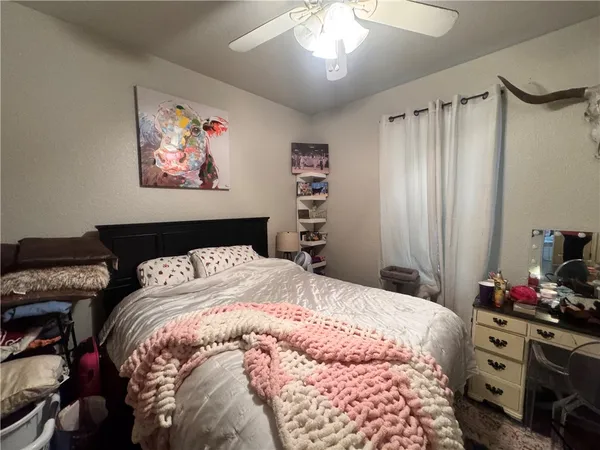 $2,300 | 3869 Oldenburg Lane, College Station, TX 77845