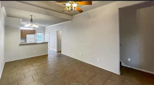 $2,300 | 3869 Oldenburg Lane, College Station, TX 77845