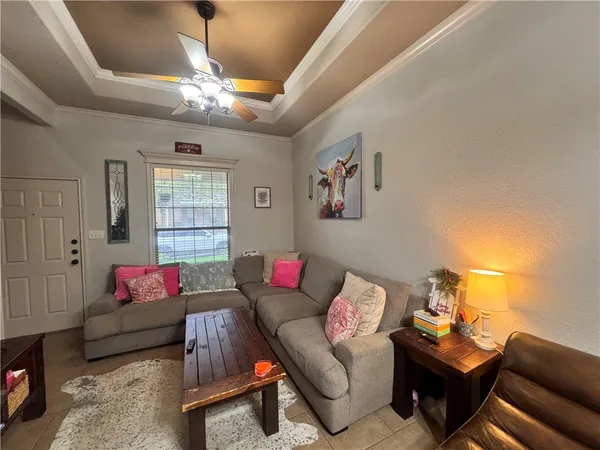 $2,300 | 3869 Oldenburg Lane, College Station, TX 77845