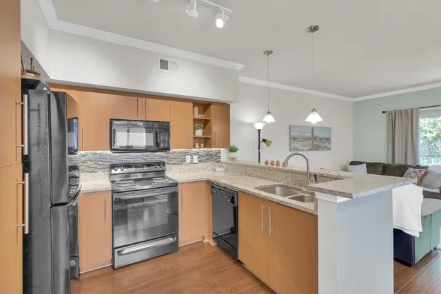 $300,000 | 11203 Ranch Road 2222, Unit 2305, Austin, TX 78730