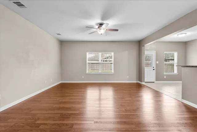 $300,000 | 322 Shoshone Ridge Drive, La Marque, TX 77568