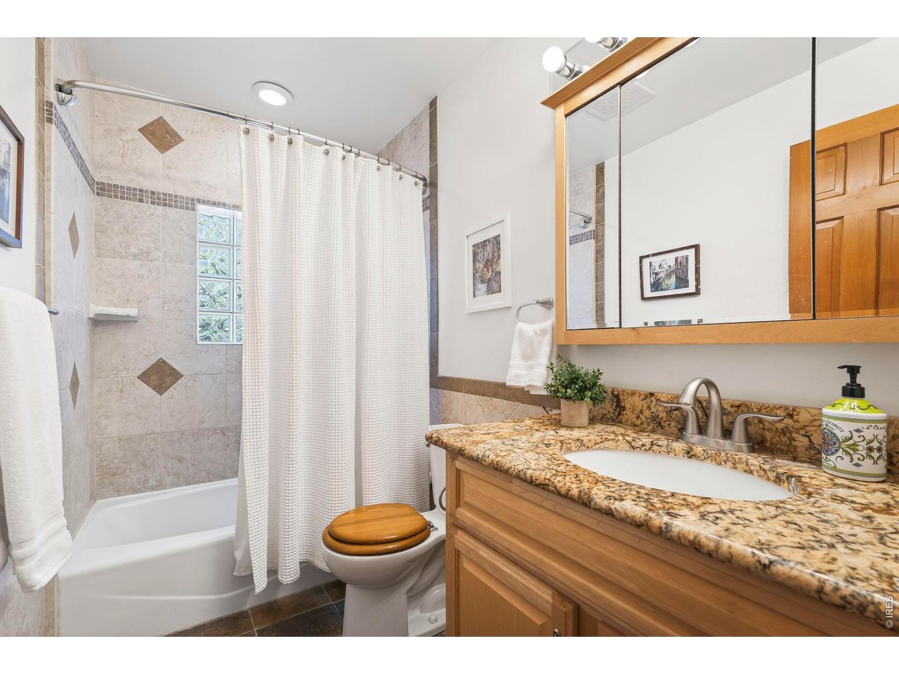 1856 Ridge Road Nederland, CO 80466 - Photo 12 of 43 Main level full bathroom