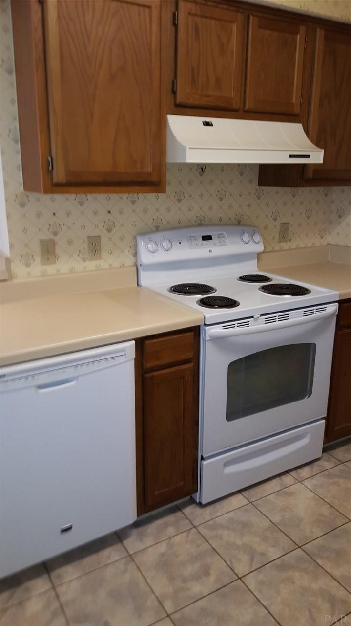 10003 Foxrun Road Pensacola, FL 32514 - Photo 23 of 38 Gallery Image 23
