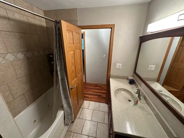 $2,200 | 5270 South 26th Street, Milwaukee, WI 53221