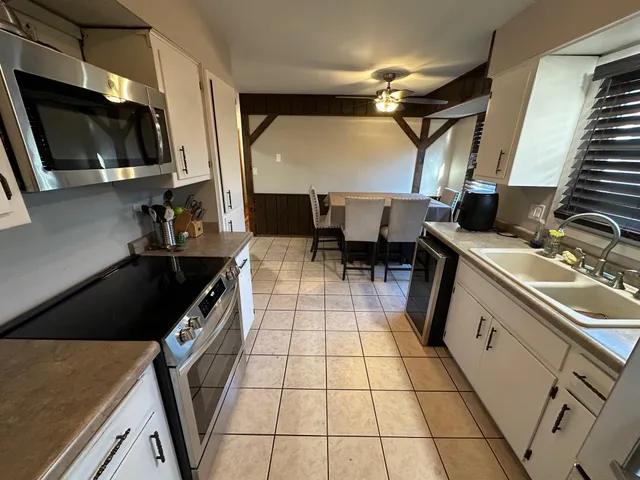 $2,200 | 5270 South 26th Street, Milwaukee, WI 53221