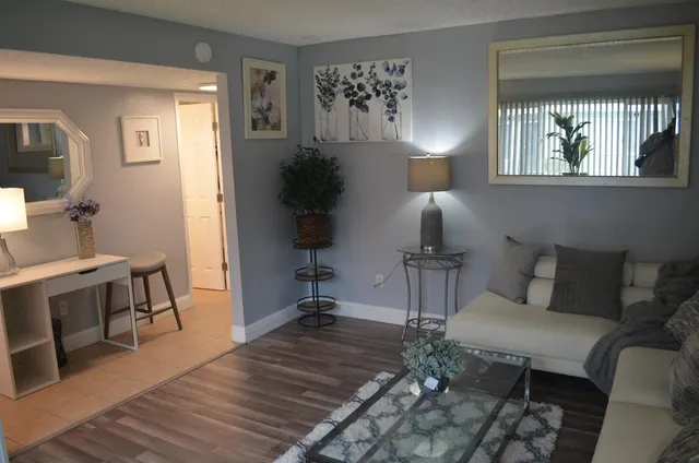 $325,000 | 5953 Bamford Drive, Sacramento, CA 95823