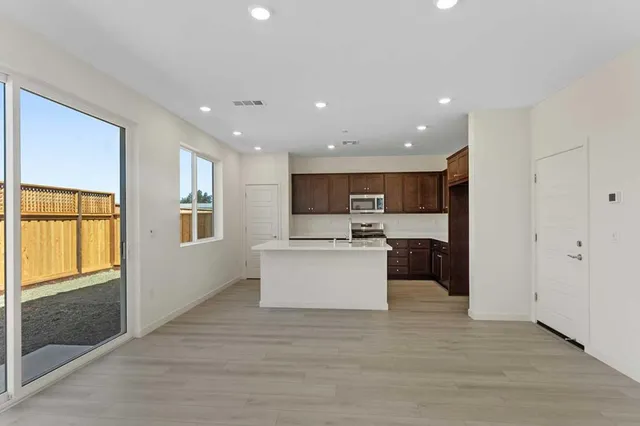 $762,900 | 104 Dogwood Court, Hollister, CA 95023