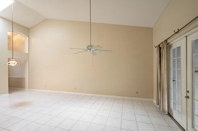 $250,000 | 1657 Southwest Harbour Isles Circle, Port St. Lucie, FL 34986