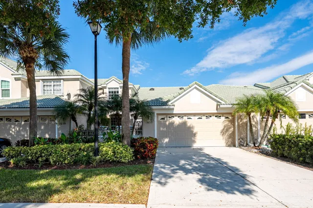 $250,000 | 1657 Southwest Harbour Isles Circle, Port St. Lucie, FL 34986