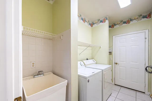 $250,000 | 1657 Southwest Harbour Isles Circle, Port St. Lucie, FL 34986