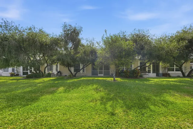 $250,000 | 1657 Southwest Harbour Isles Circle, Port St. Lucie, FL 34986