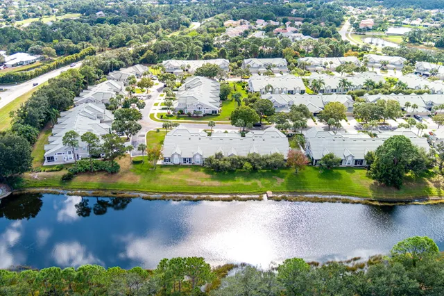 $250,000 | 1657 Southwest Harbour Isles Circle, Port St. Lucie, FL 34986