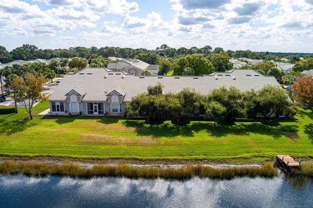 $250,000 | 1657 Southwest Harbour Isles Circle, Port St. Lucie, FL 34986