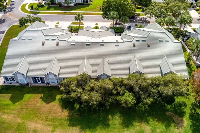 $250,000 | 1657 Southwest Harbour Isles Circle, Port St. Lucie, FL 34986
