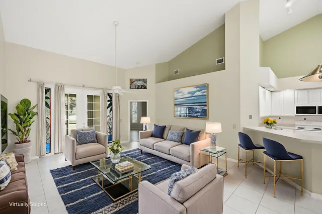 $250,000 | 1657 Southwest Harbour Isles Circle, Port St. Lucie, FL 34986