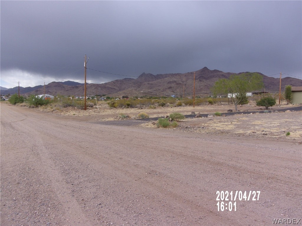 321 South Tooman Road Golden Valley, AZ 86413 - Photo 3 of 16 a view of a street
