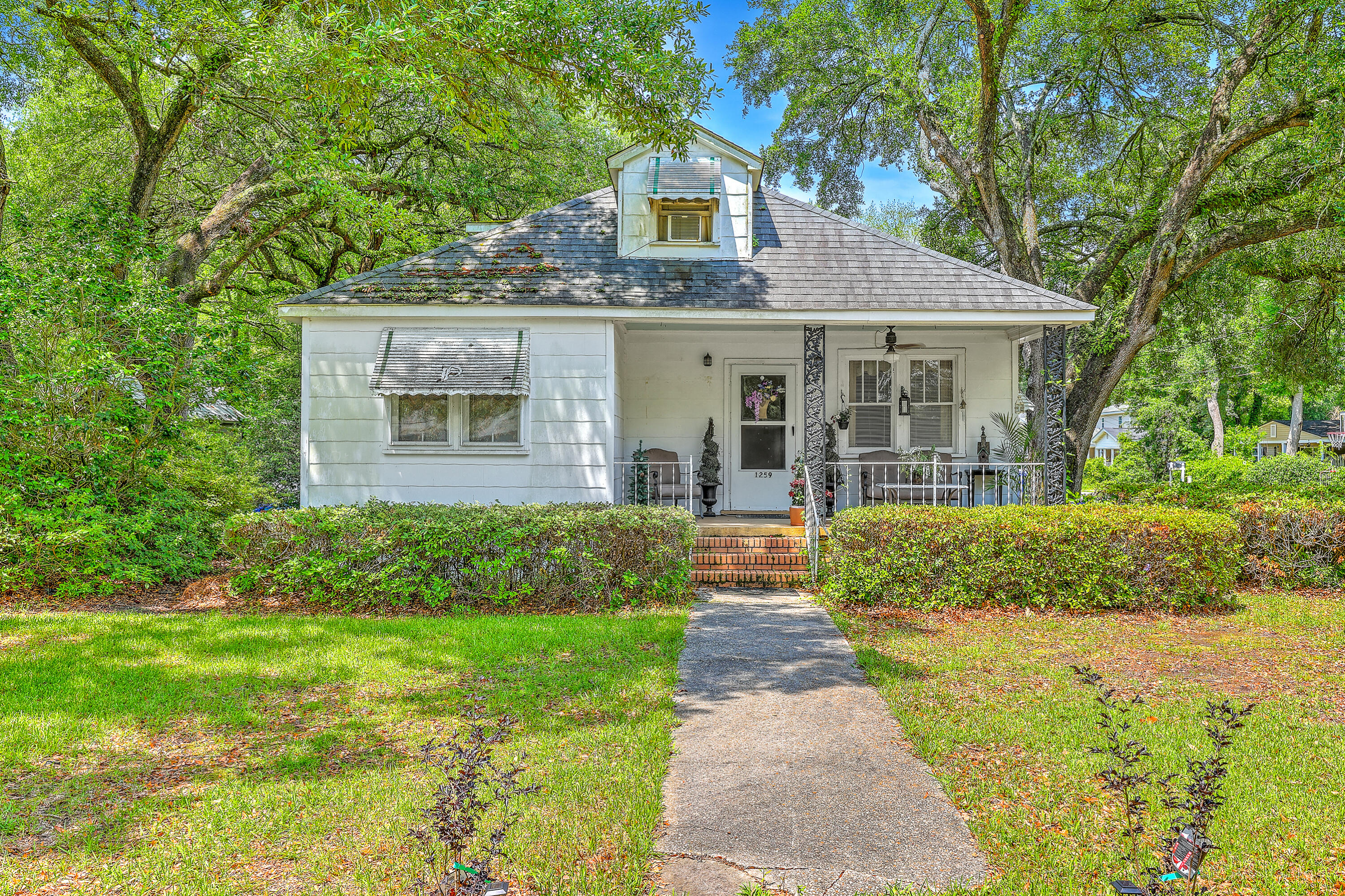 1259 Wisteria Road Charleston, SC 29407 - Photo 1 of 30 ZYN_2461_2_3_4_5_6_7