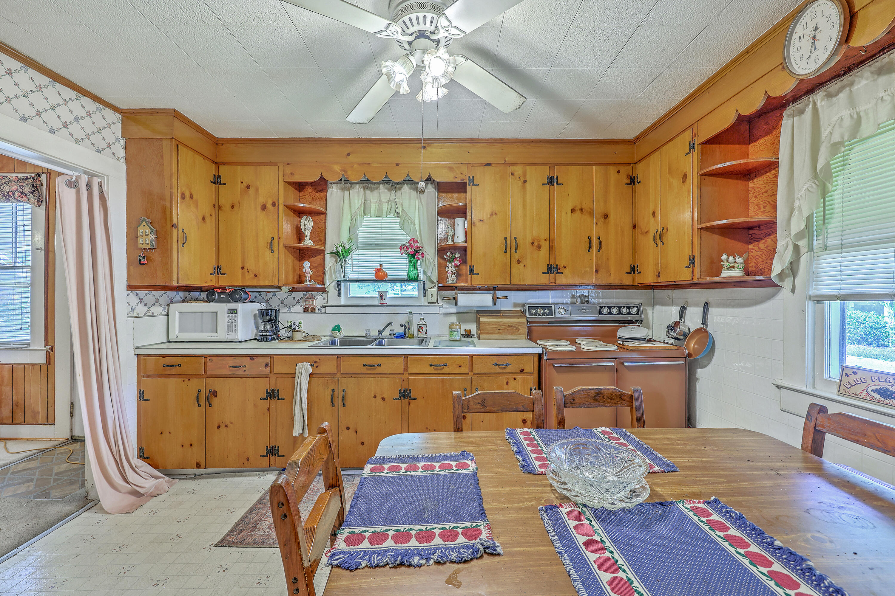 1259 Wisteria Road Charleston, SC 29407 - Photo 11 of 30 ZYN_2559_60_61_62_63_64_65