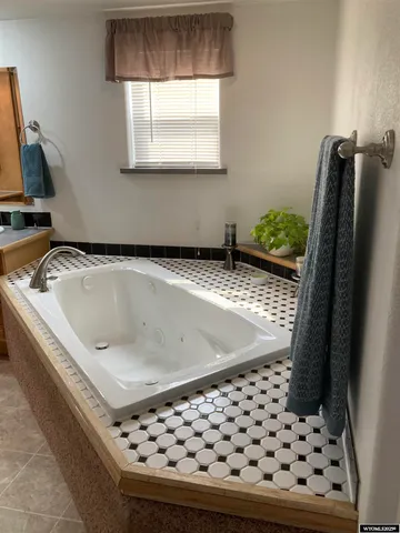 $375,000 | 1201 Cottonwood Drive, Rock Springs, WY 82901