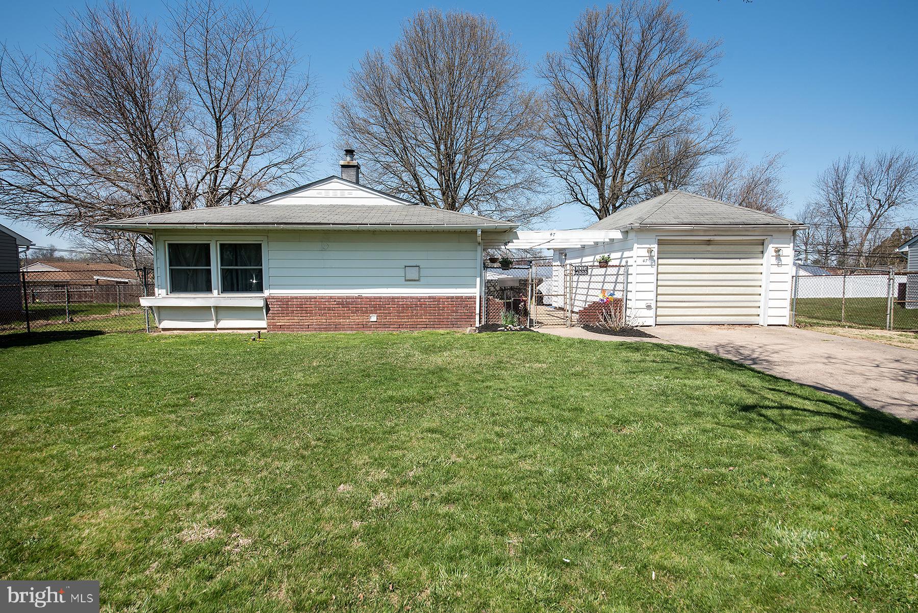 47 Ivory Rock Road Levittown, PA 19057 - Photo 1 of 37 Gallery Image 1