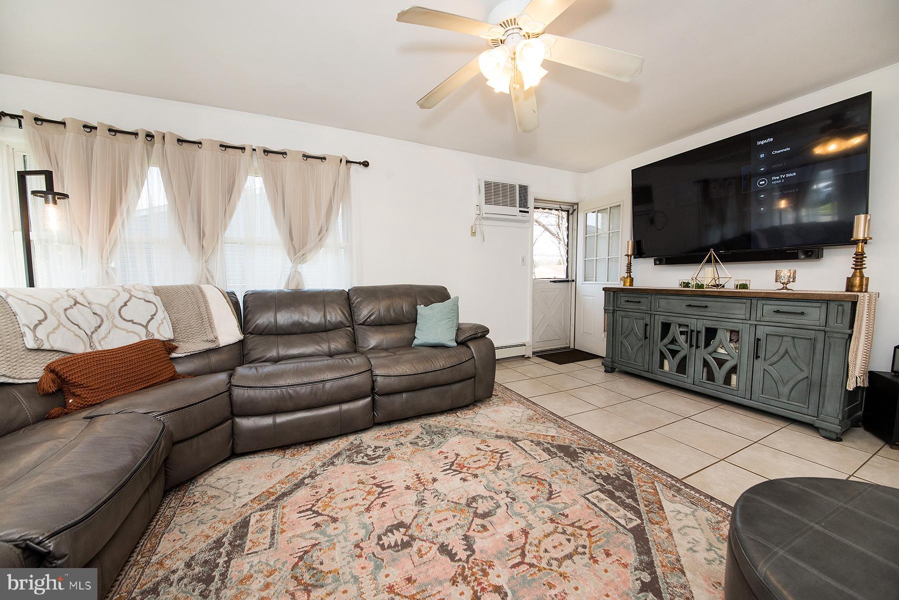 47 Ivory Rock Road Levittown, PA 19057 - Photo 4 of 37 Gallery Image 4