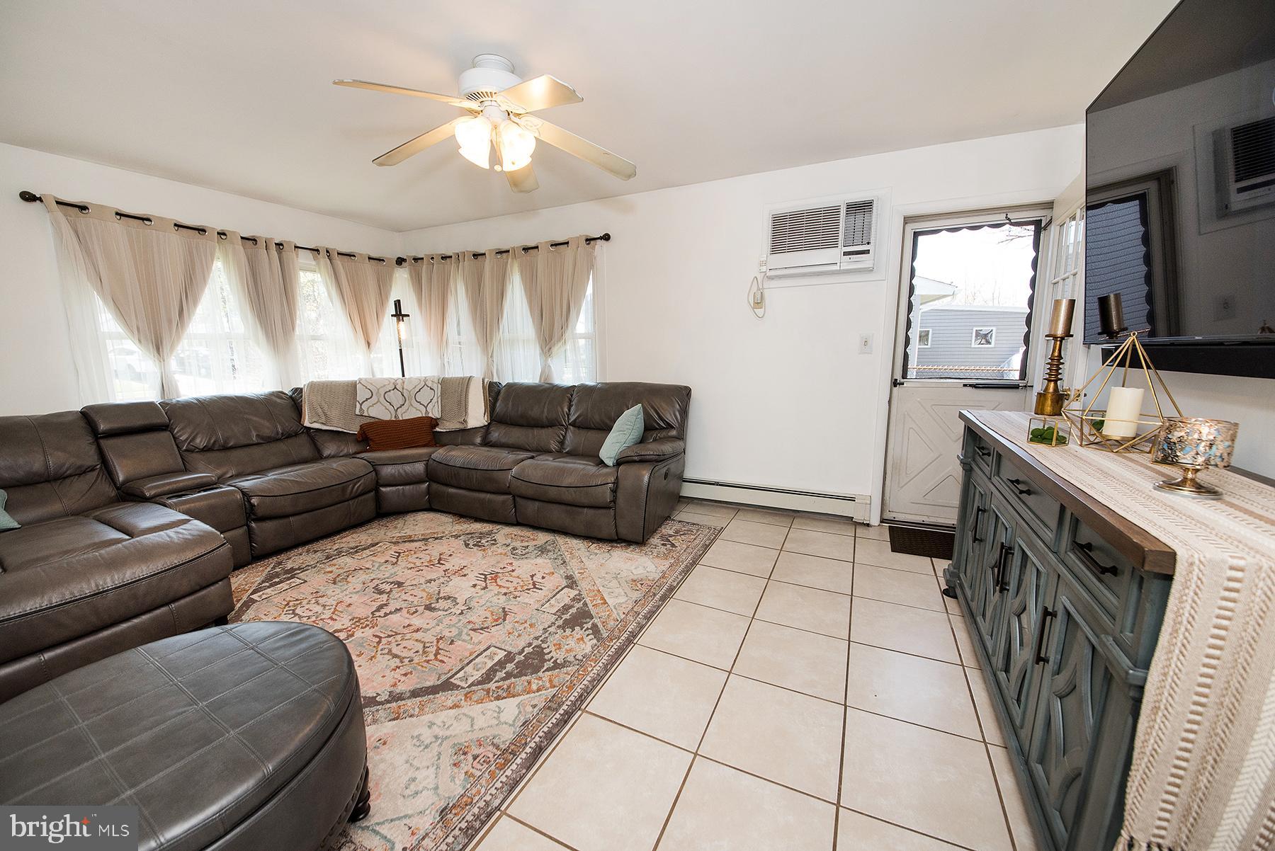 47 Ivory Rock Road Levittown, PA 19057 - Photo 5 of 37 Gallery Image 5
