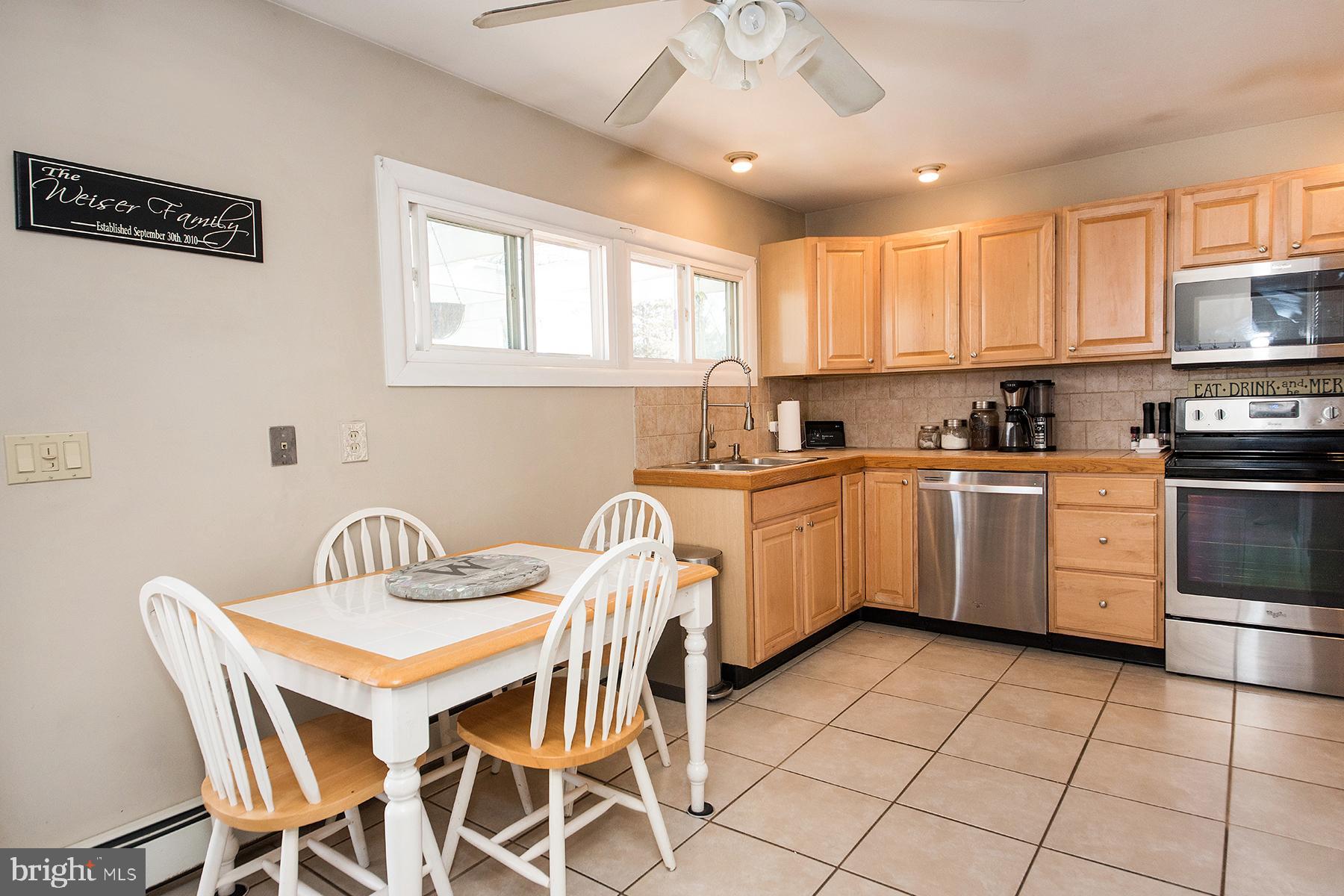 47 Ivory Rock Road Levittown, PA 19057 - Photo 6 of 37 Gallery Image 6