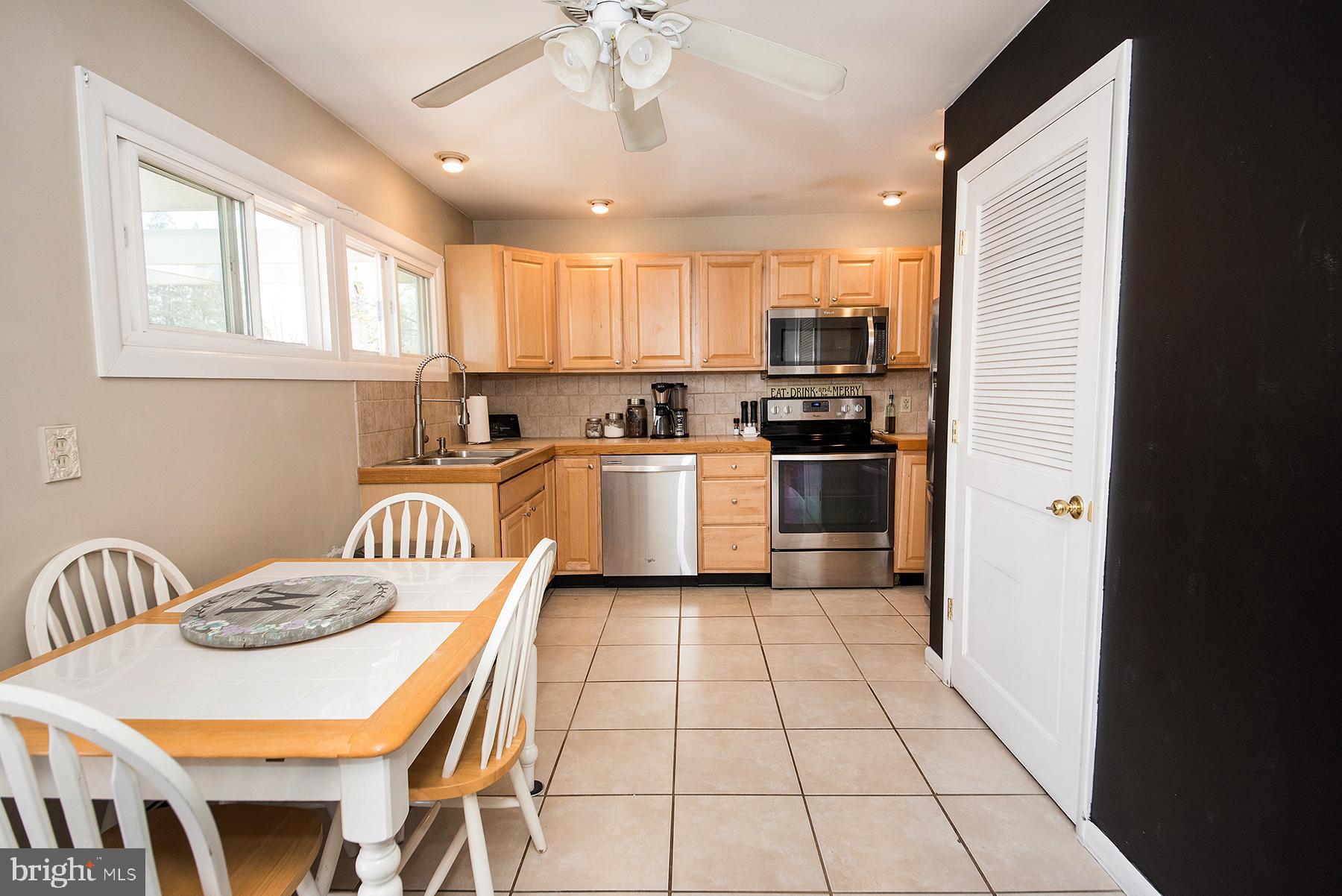 47 Ivory Rock Road Levittown, PA 19057 - Photo 7 of 37 Gallery Image 7