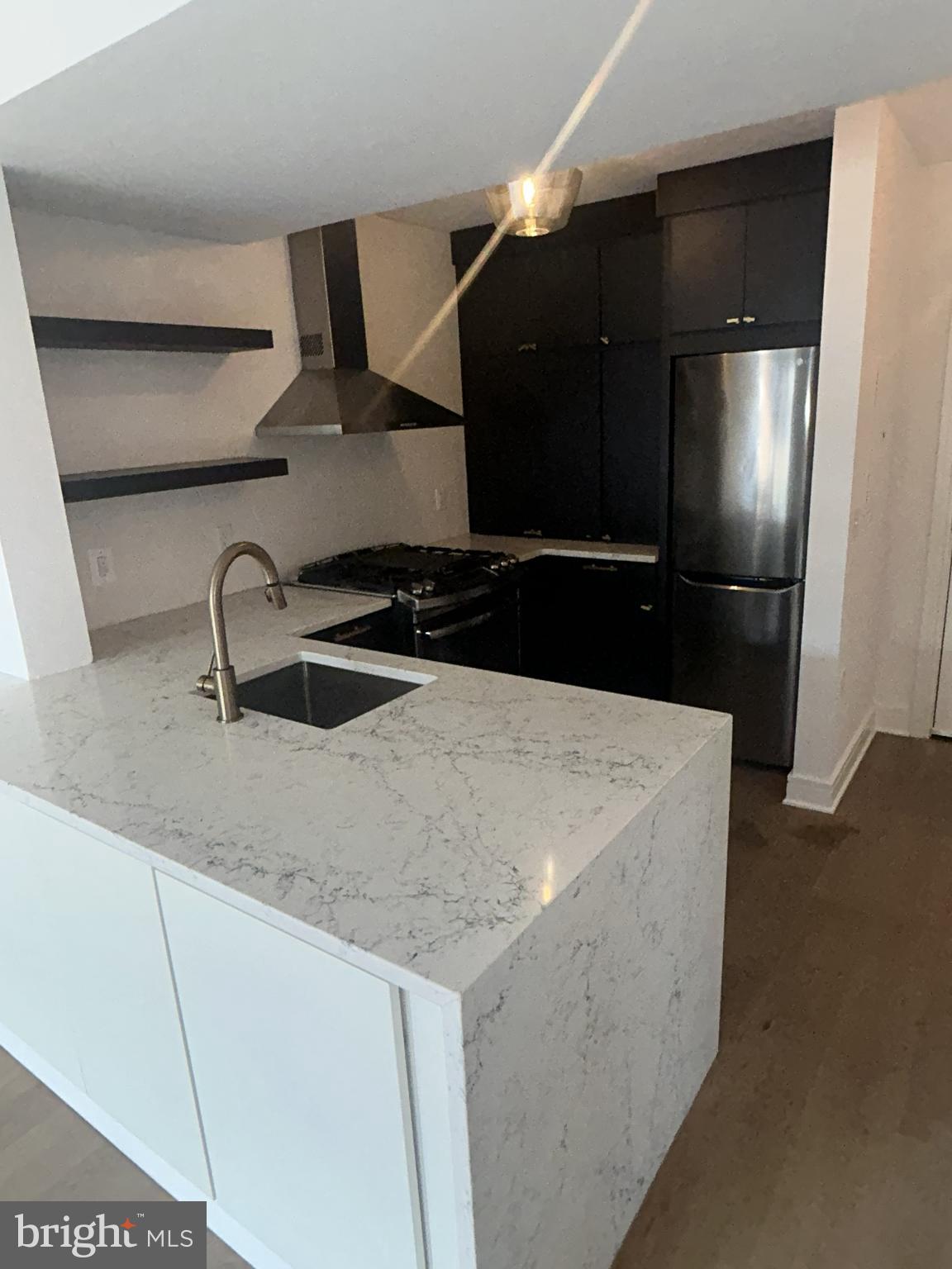 800 4th Street Southwest, Unit S413 Washington, DC 20024 - Photo 3 of 25