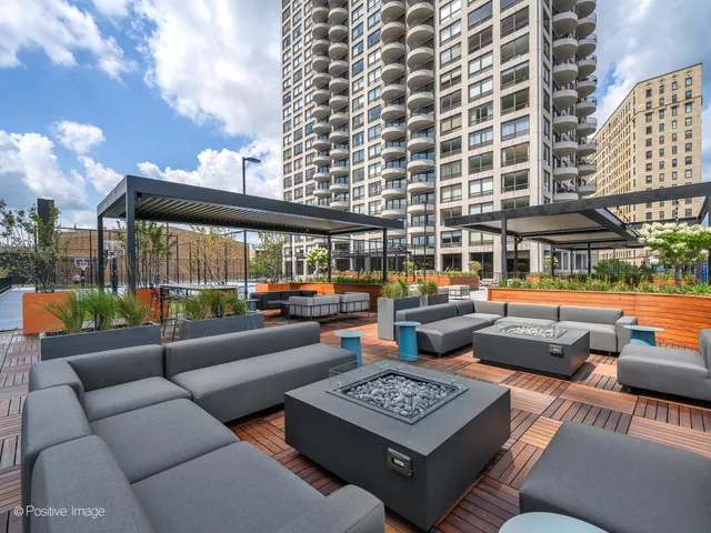 $3,200 | 2020 North Lincoln Park West, Unit 35K, Chicago, IL 60614