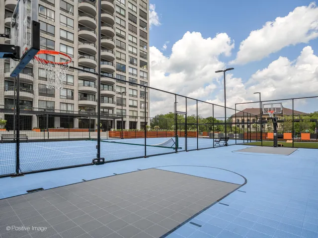 $3,200 | 2020 North Lincoln Park West, Unit 35K, Chicago, IL 60614