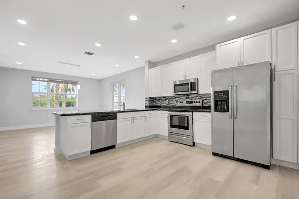 $699,000 | 1635 North Federal Highway, Delray Beach, FL 33483