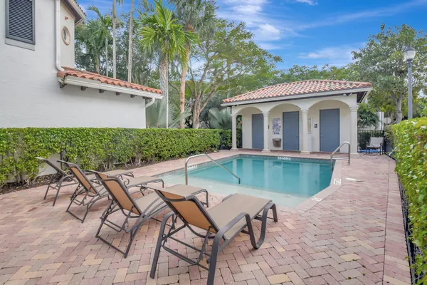 $699,000 | 1635 North Federal Highway, Delray Beach, FL 33483