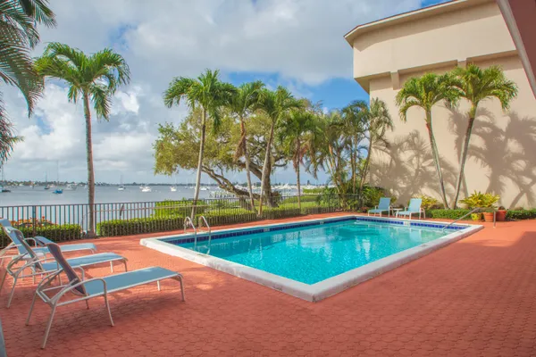 $679,900 | 624 Southwest St Lucie Crescent, Unit 206, Stuart, FL 34994