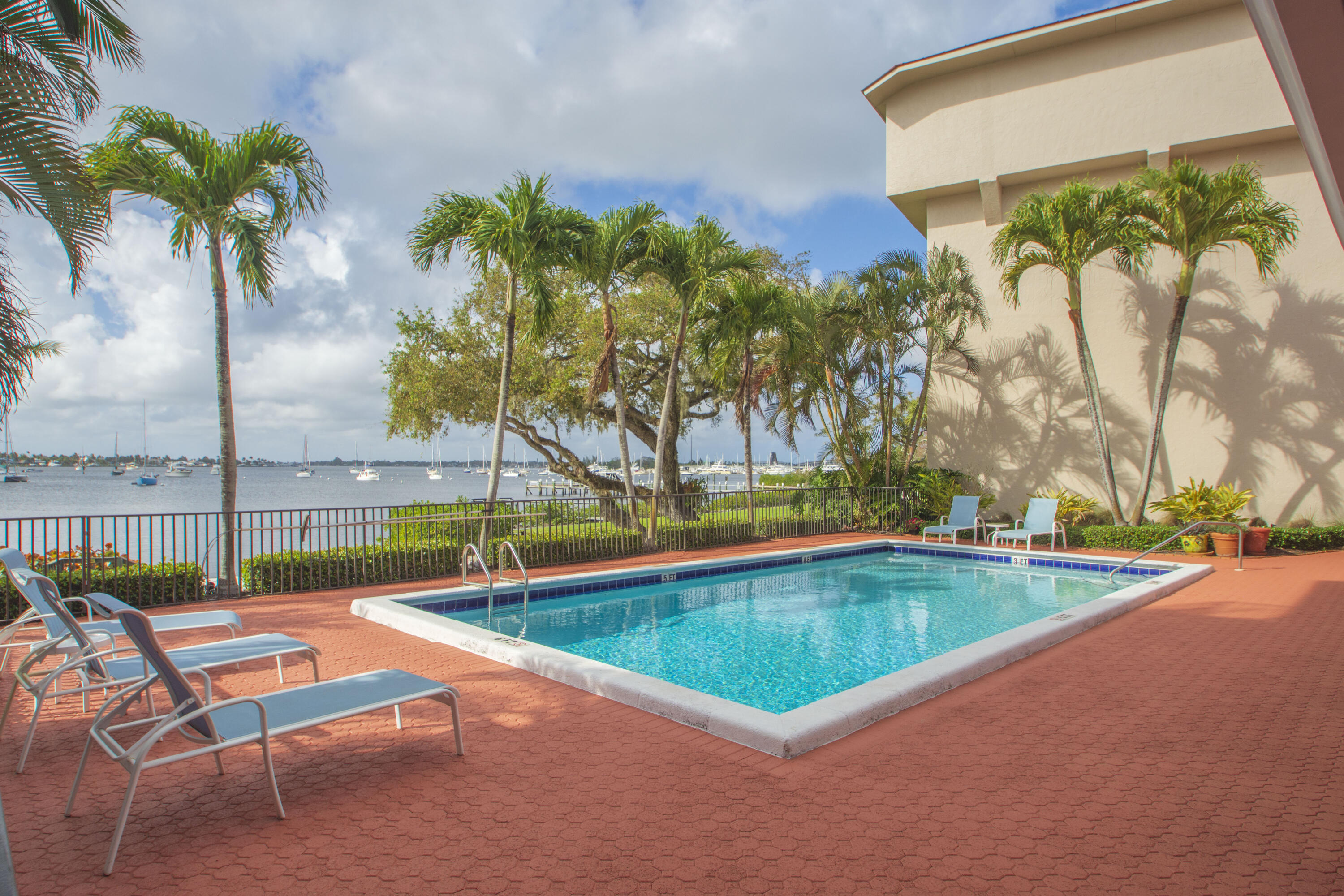 624 Southwest St Lucie Crescent, Unit 206 Stuart, FL 34994 - Photo 4 of 30 Image00033