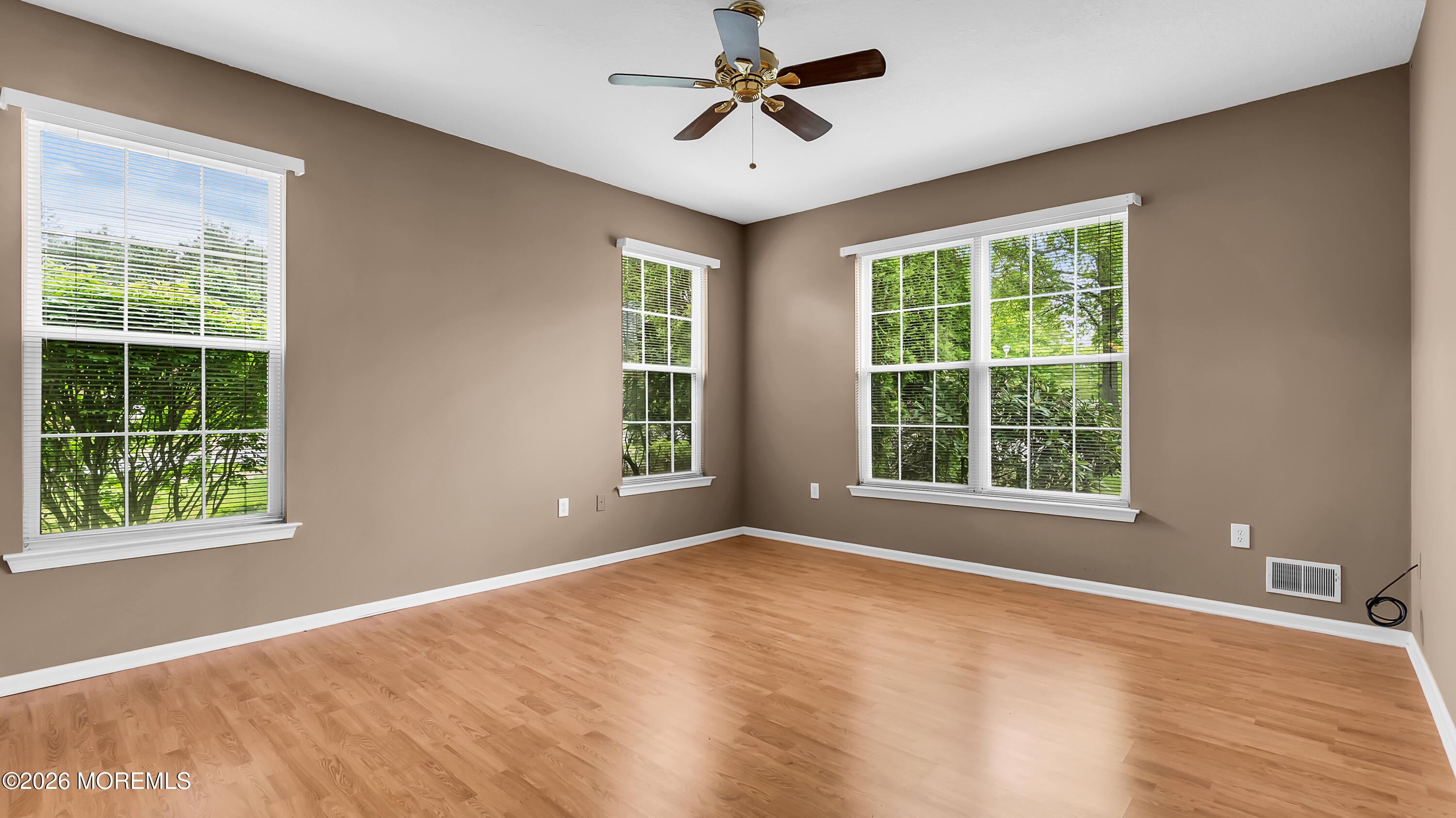 19 Silverside Road Lakewood, NJ 08701 - Photo 12 of 22 Primary bedroom
