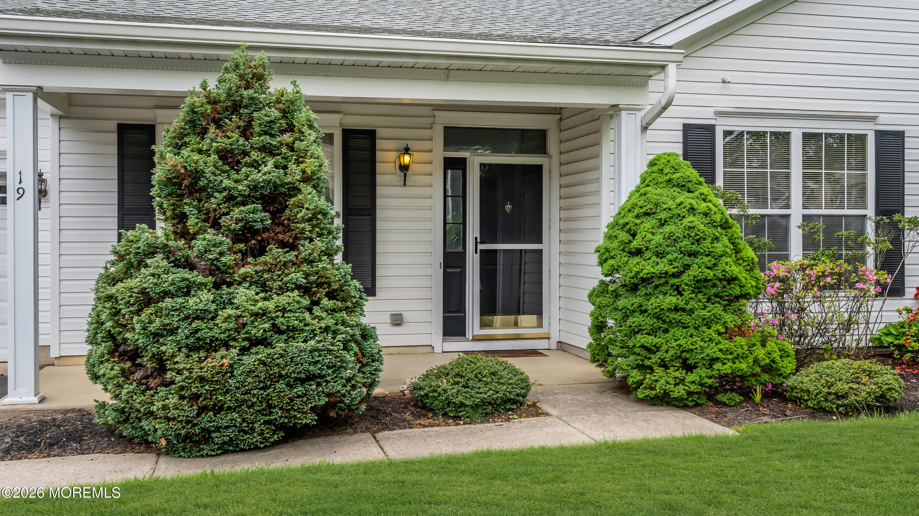 19 Silverside Road Lakewood, NJ 08701 - Photo 2 of 22 Front entry with patio