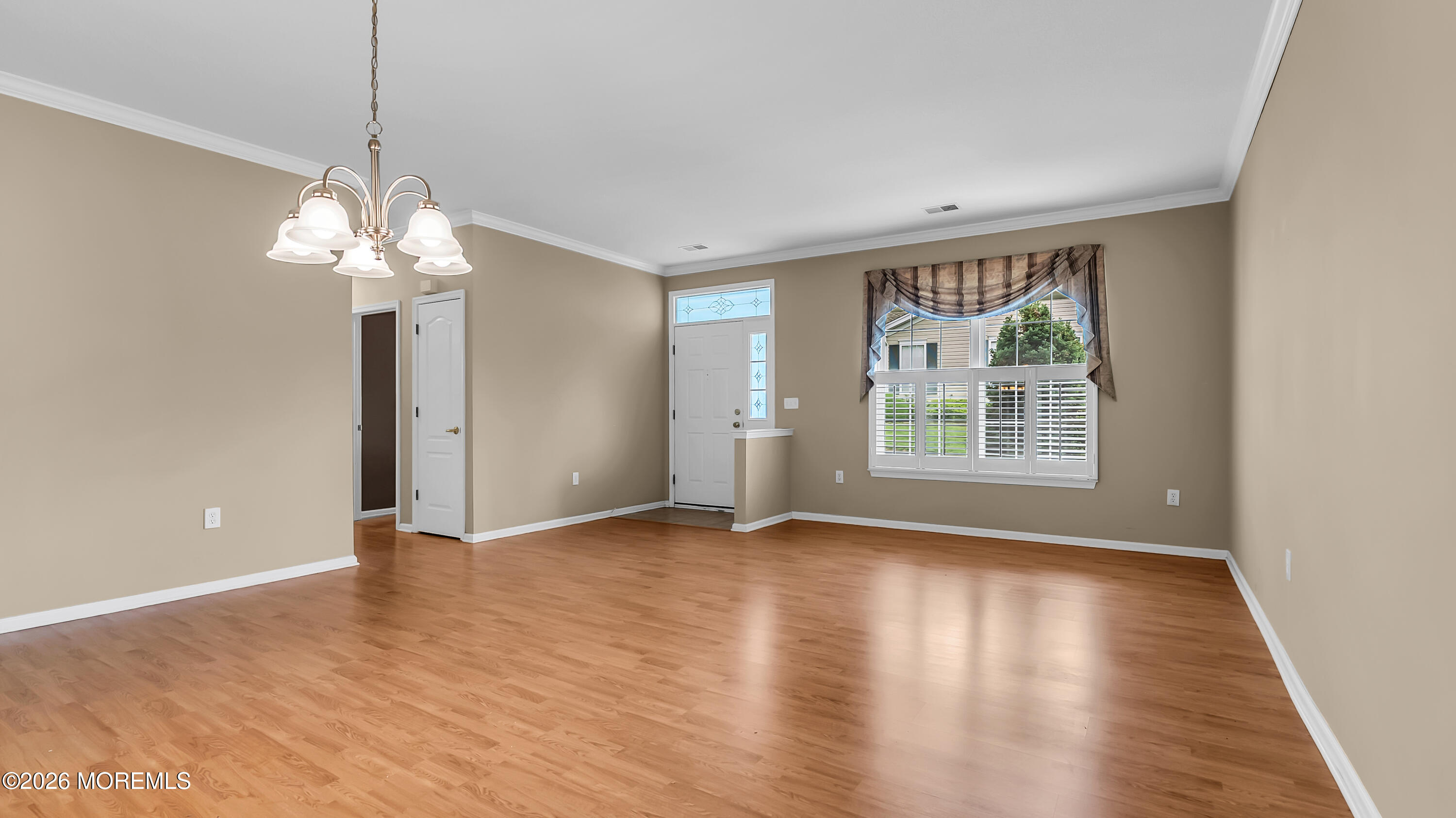 19 Silverside Road Lakewood, NJ 08701 - Photo 3 of 22 Spacious living or diningroom
