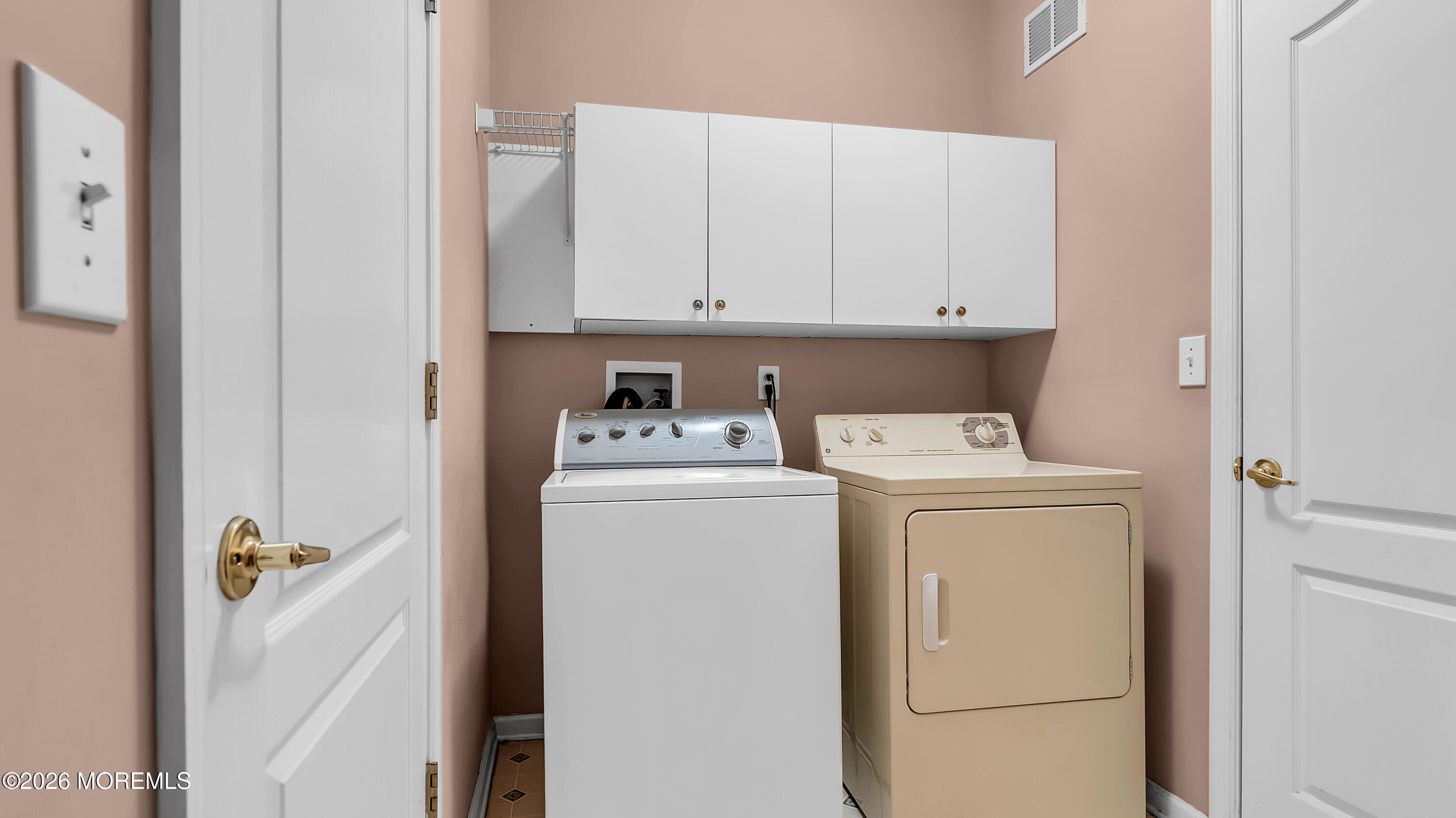 19 Silverside Road Lakewood, NJ 08701 - Photo 5 of 22 Handy laundry room
