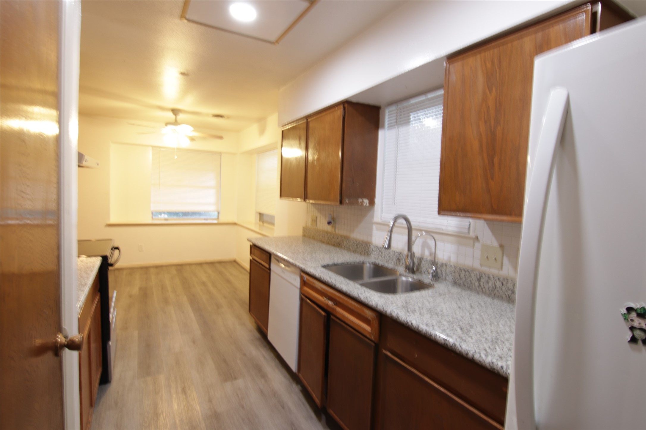 8419 Roos Road Houston, TX 77036 - Photo 11 of 22 Gallery Image 11