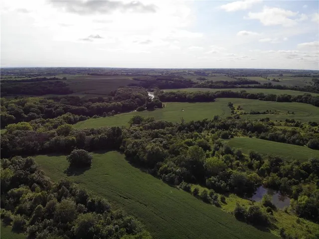 $1,400,000 | 38635 46th Highway, Ravenwood, MO 64479