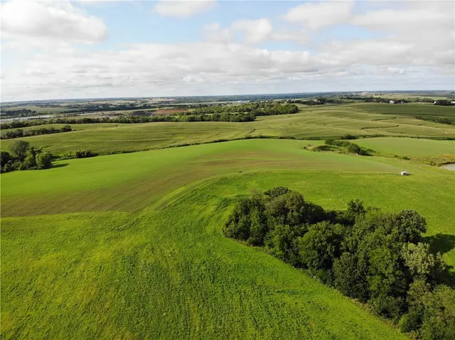 $1,400,000 | 38635 46th Highway, Ravenwood, MO 64479