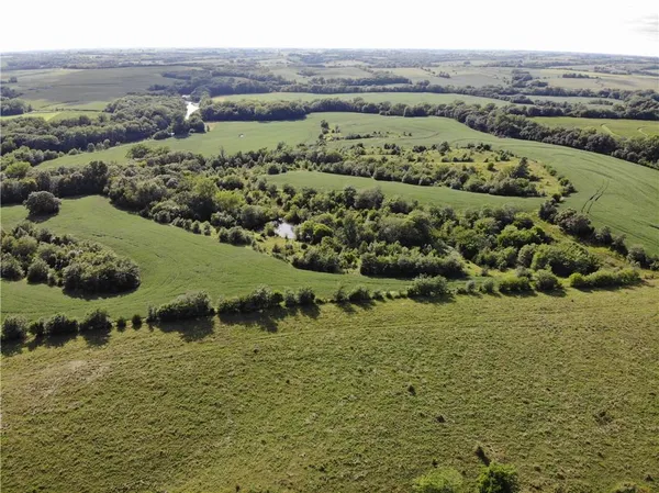 $1,400,000 | 38635 46th Highway, Ravenwood, MO 64479