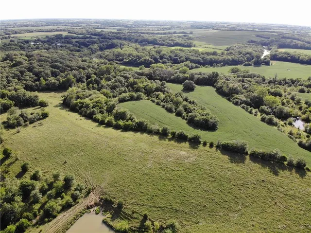 $1,400,000 | 38635 46th Highway, Ravenwood, MO 64479